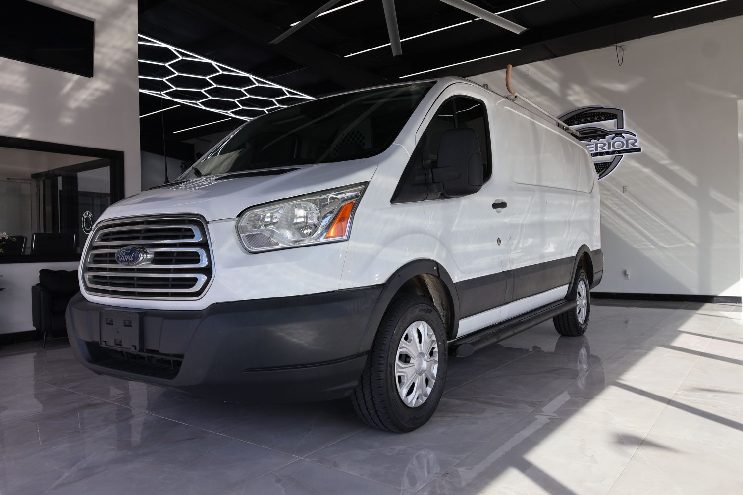 Ford Transit-250