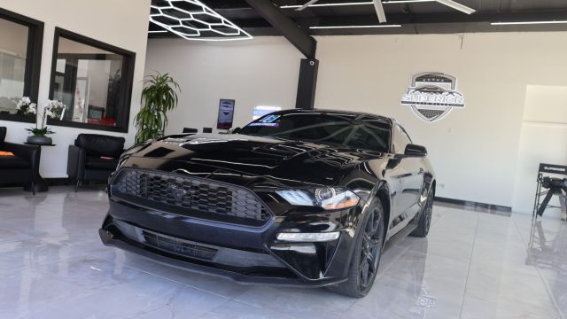 Ford Mustang Coupe